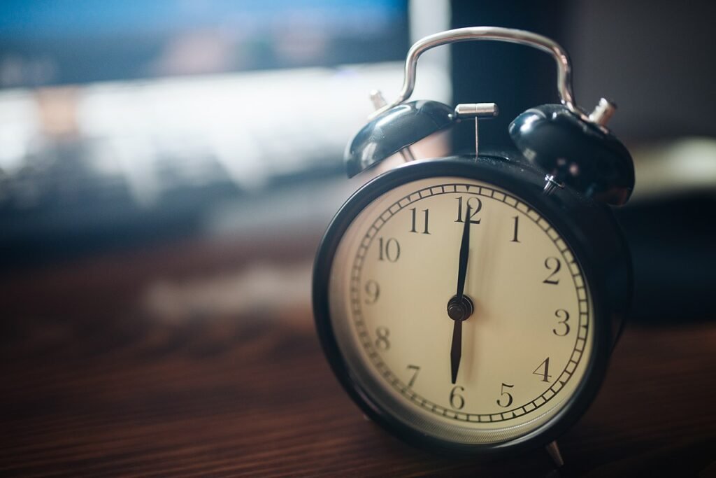 3 Secrets To Wake Up Early In The Morning