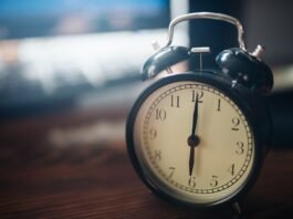 3 Secrets To Wake Up Early In The Morning
